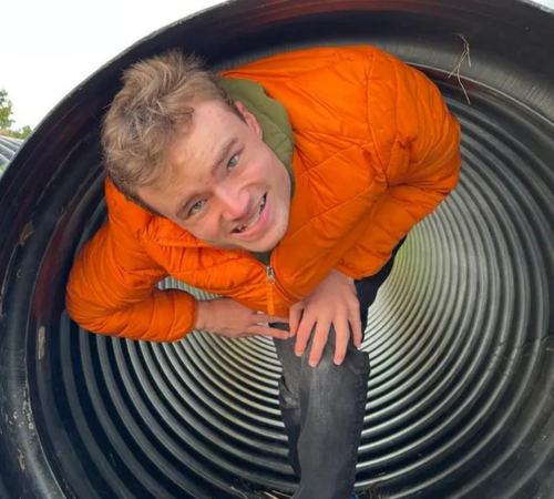 Aaron Seeger in a tube